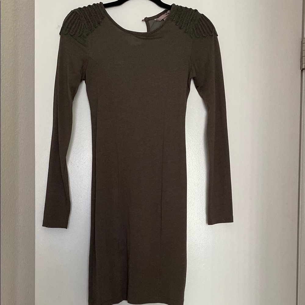 H&M Olive Dress with Crew Neck and Long Sleeves, shoulder details, Kim K